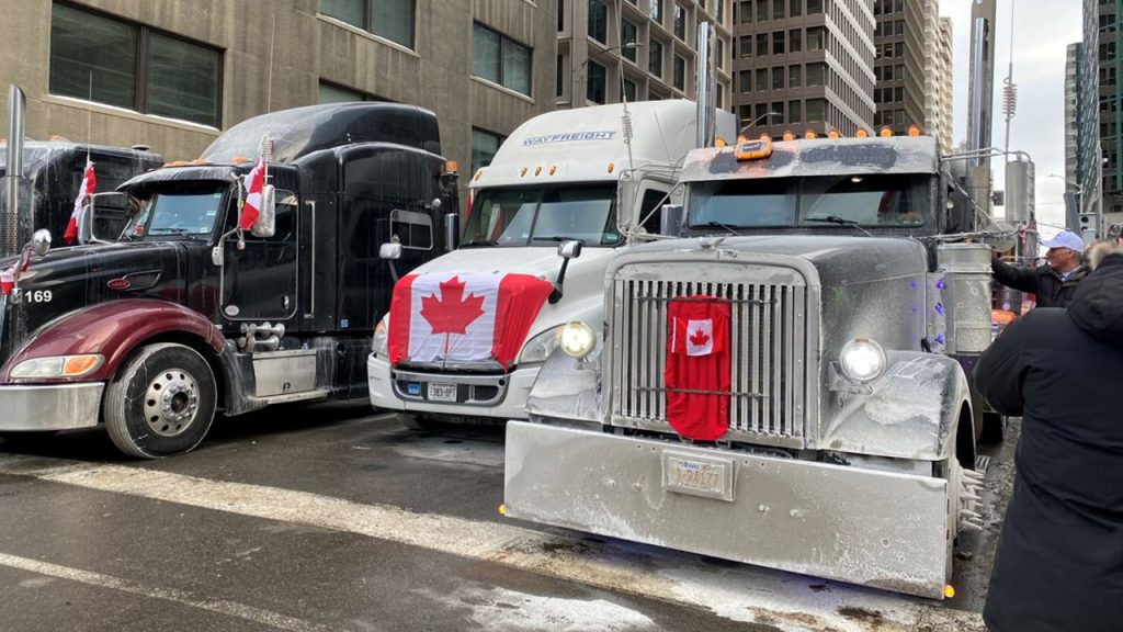 Il sindaco di Ottawa e “Freedom Caravan” si impegnano a spostare i camion dalle aree residenziali