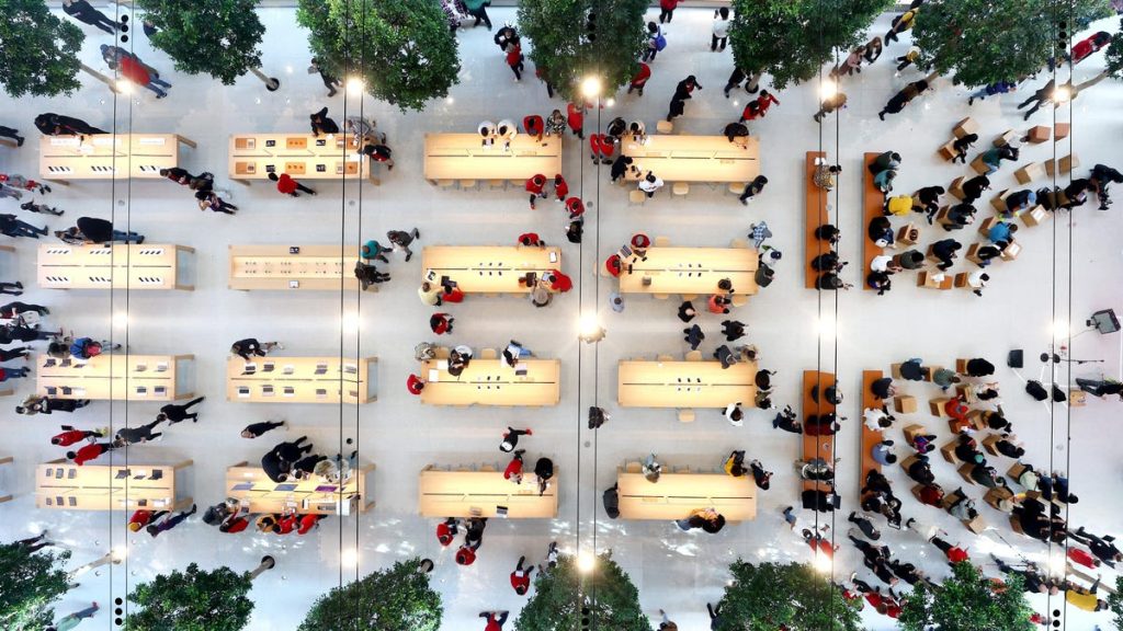 Si dice che Apple stia dando ai lavoratori al dettaglio un aumento da trattenere